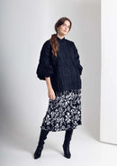 FLORA Ruffled shirt/ no 2 in black