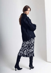 FLORA Ruffled shirt/ no 2 in black