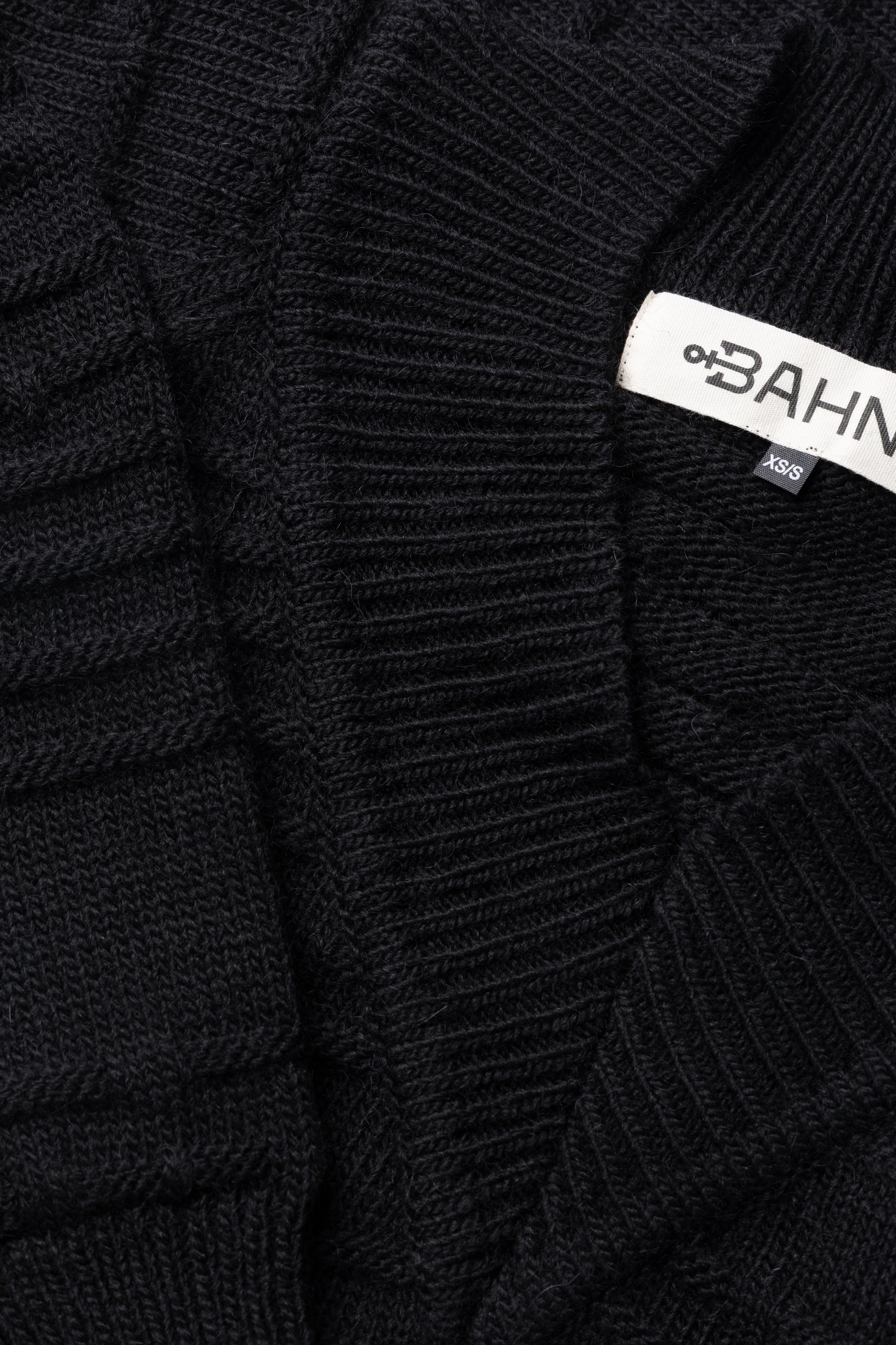 Claire Cropped Black