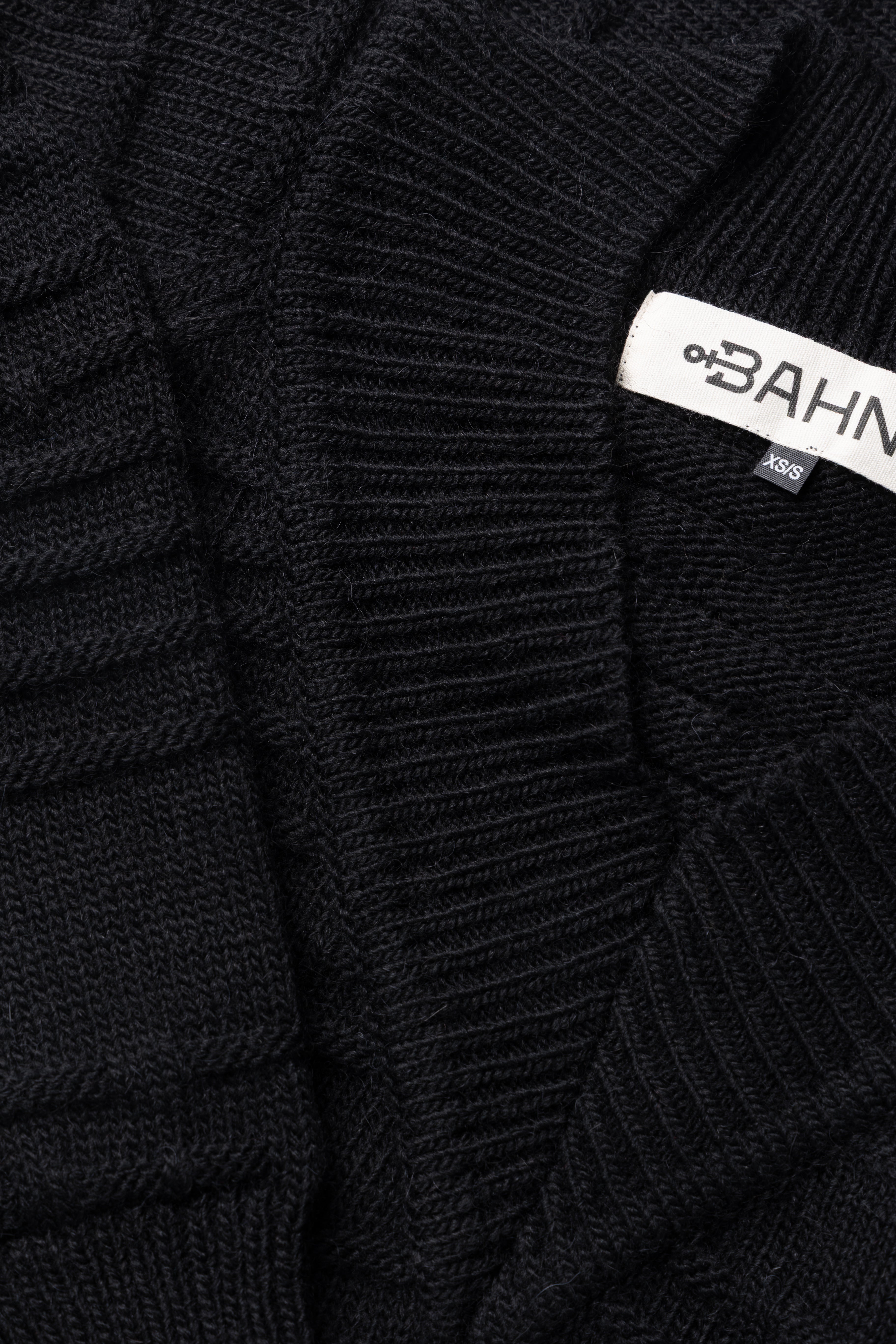 Claire Cropped Black