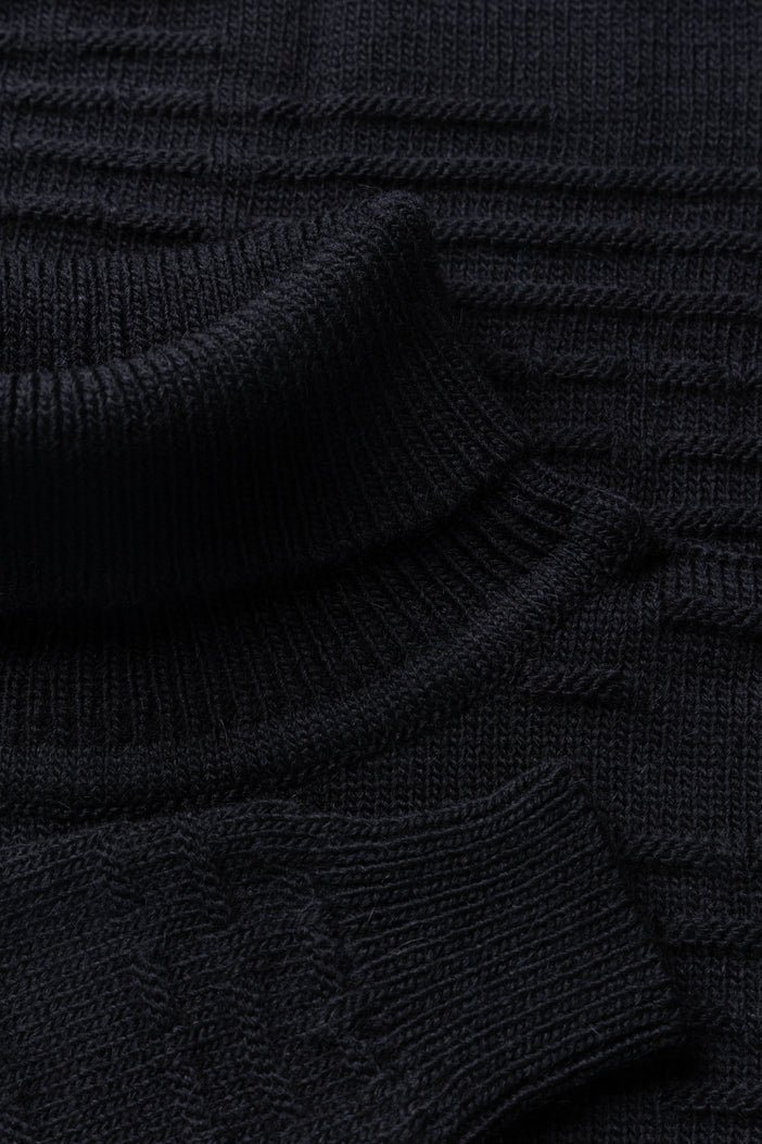 Ernest Turtleneck  - black
