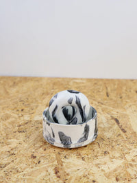 Dialog "milk & liquorice " small container with handle in middle