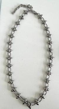 Spike necklace