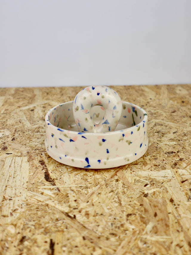 Dialog "Blue, green & pink" with handle in the middle