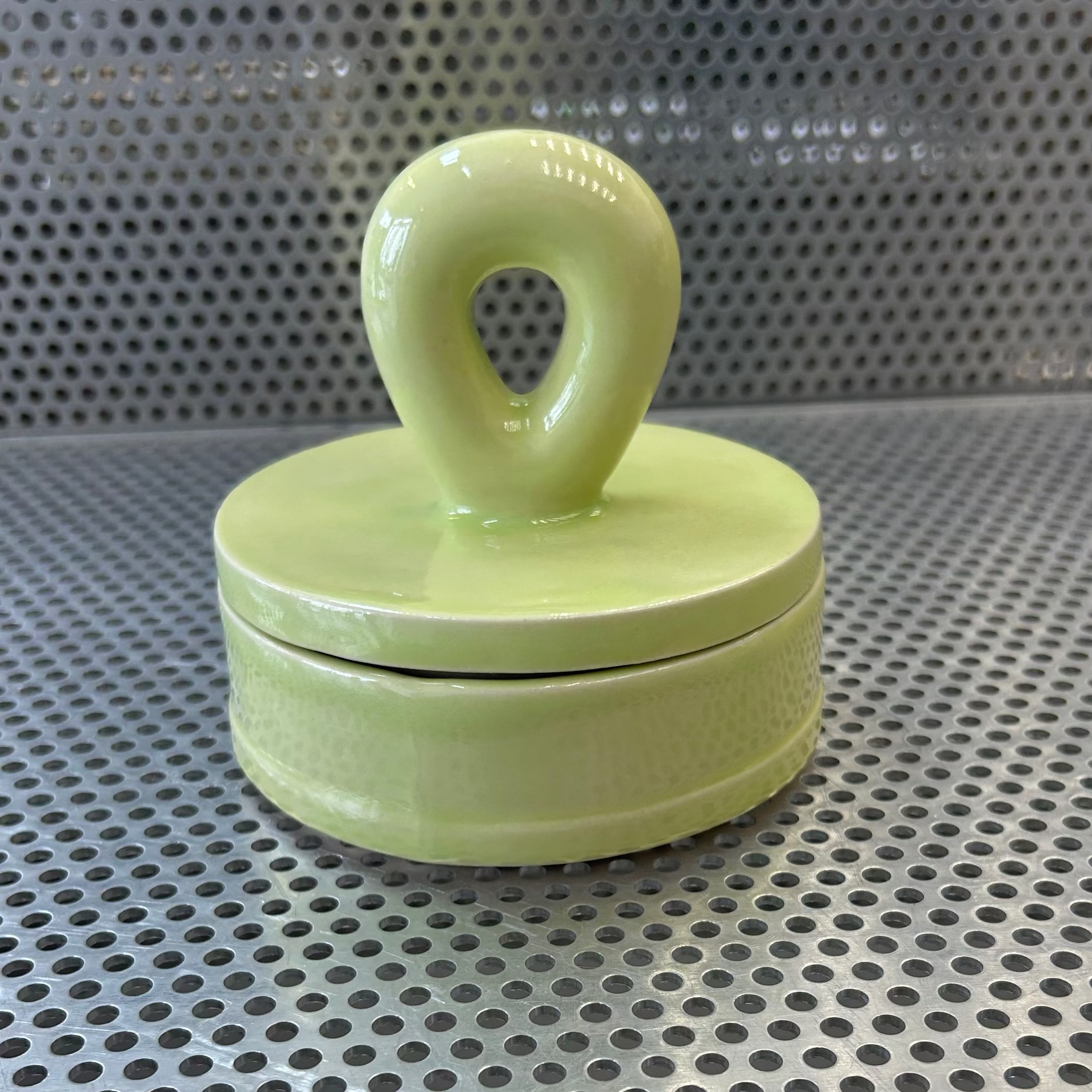 Dialog containers with lid - all available colors and sizes
