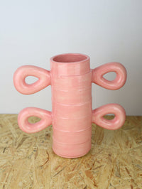 Dialog pink vase